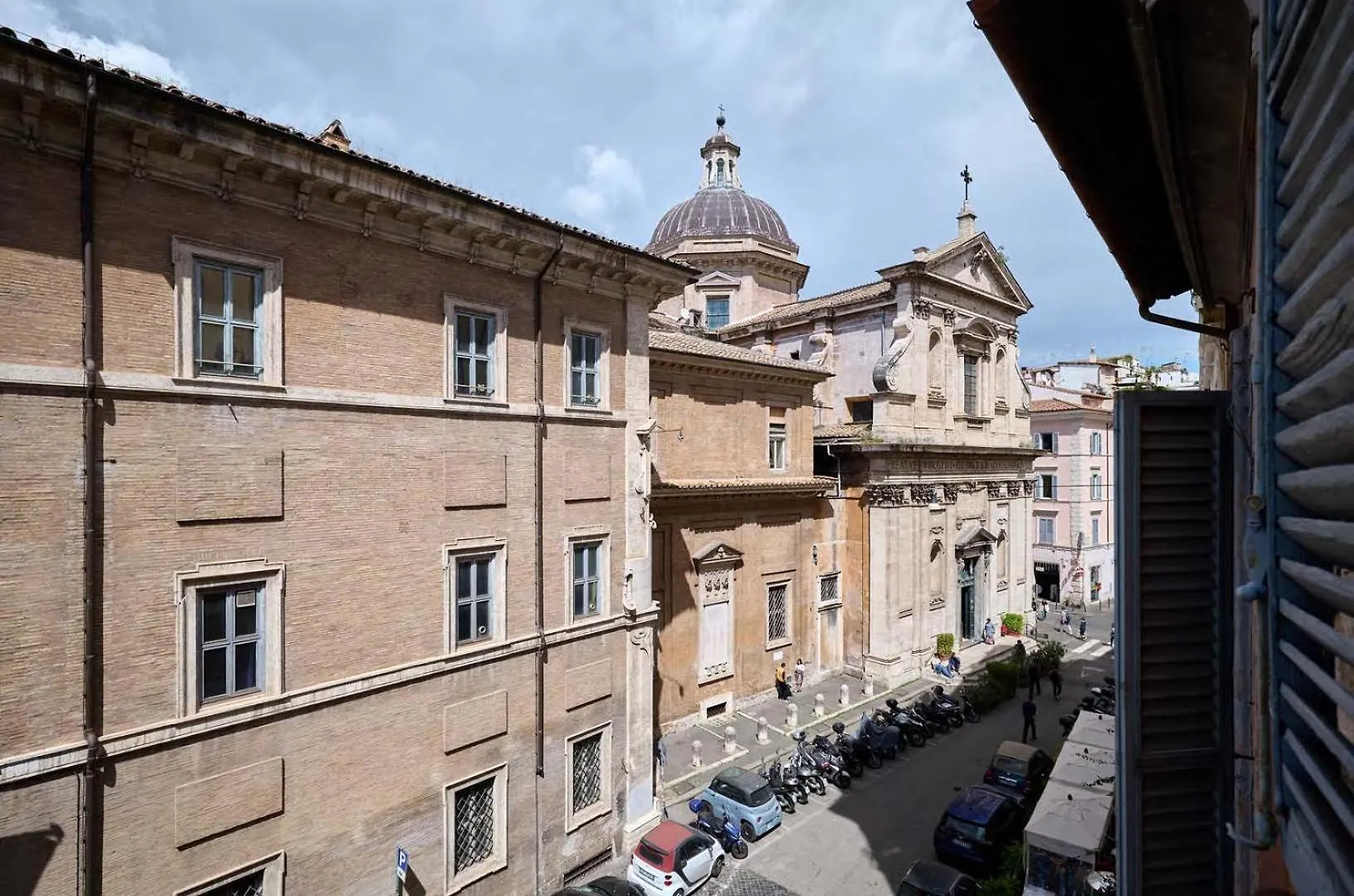 Colosseum Flat Dark Rom