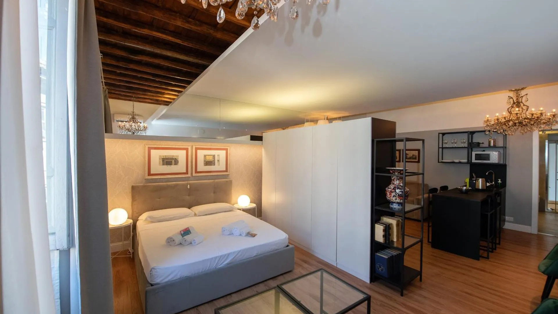 Holiday home Colosseum Flat Dark Rome